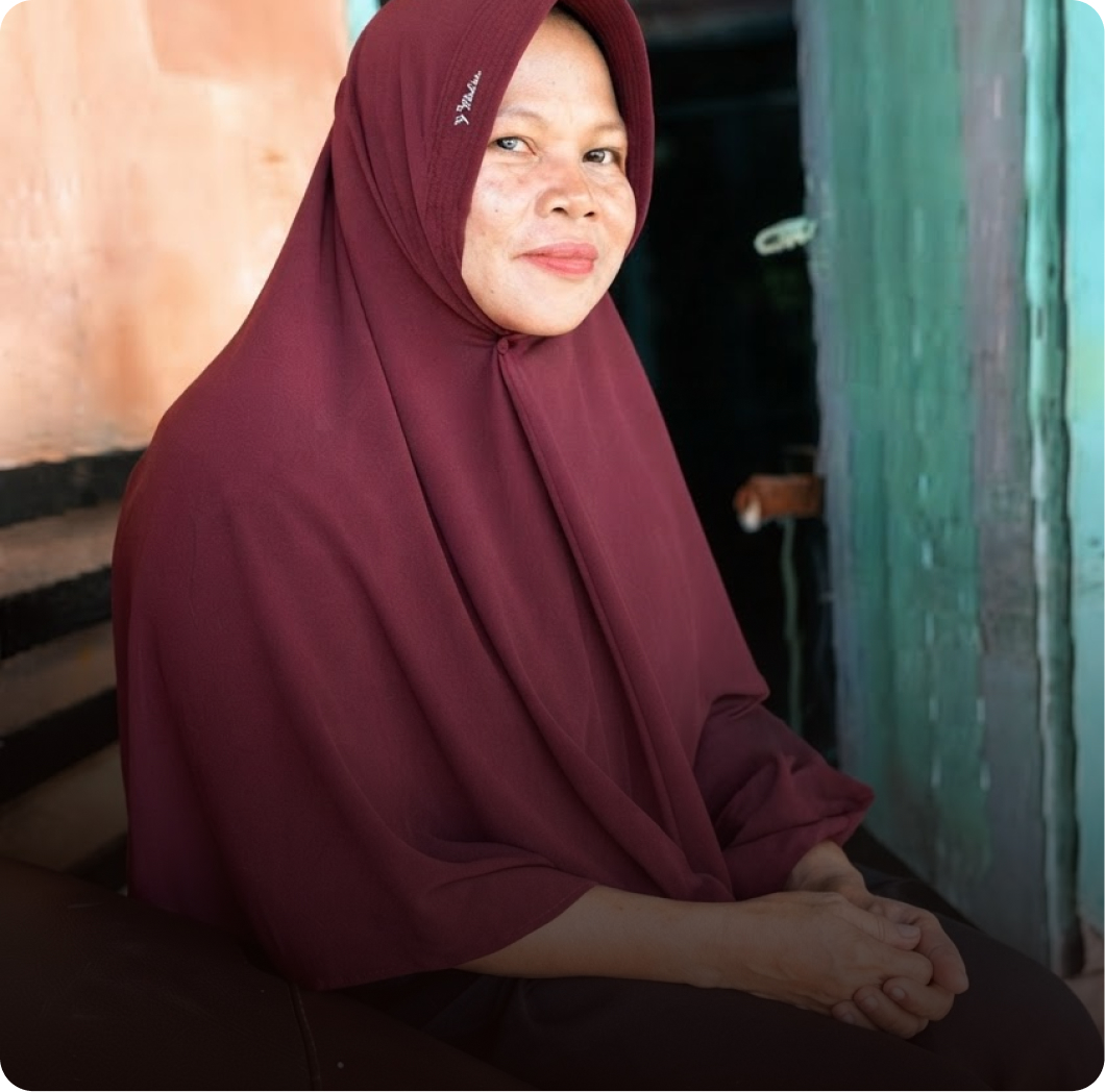 Ibu Umi, laundry business owner in Mekarjaya
